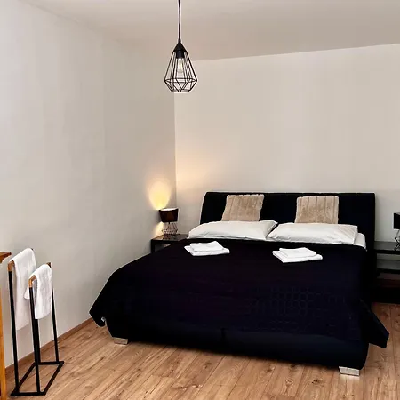 Apartmán Horský S Výhledem Do Lesa, Terasa, Kvalitní Wi-fi, Parkování Zdarma - Opětovně Otevřeno červenec 2025 Po Kompletní Rekonstrukci Jeseník